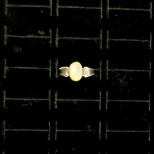 Elegant Silver and Cream Women's Ring